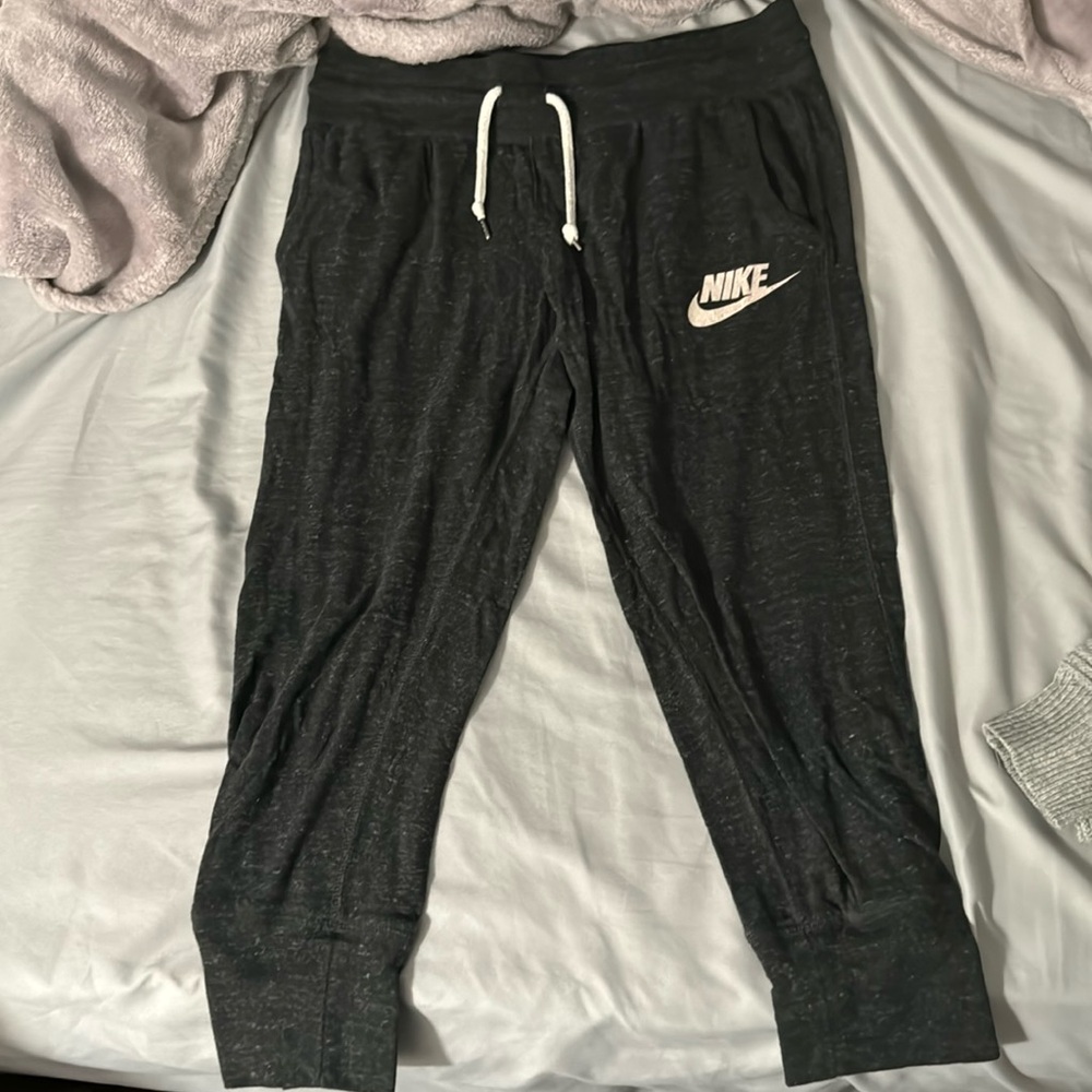 NIKE grey capri thin sweatpants women’s size small